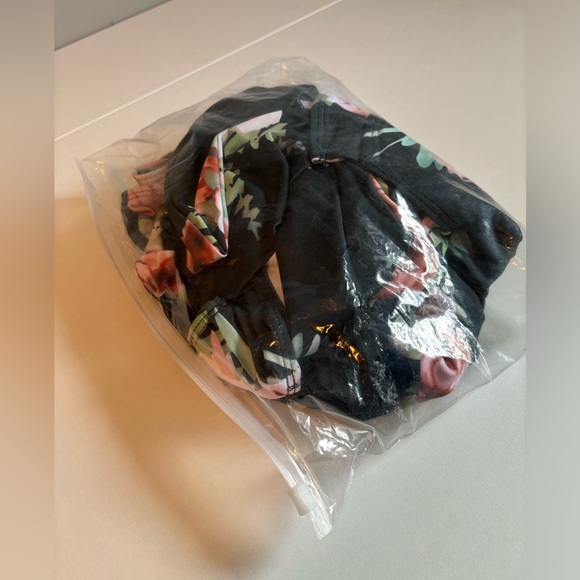 New in bag - Seafancy Floral Wide Straps Off Shoulder One-Piece Swimsuit - Picture 2 of 9